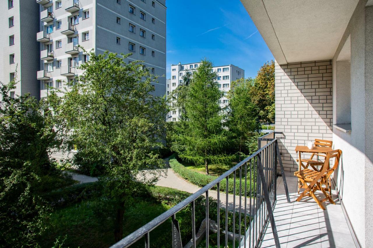 First By Renters * Warszawa